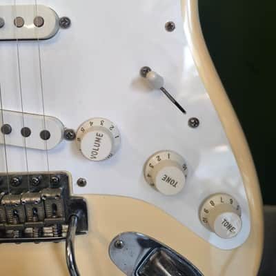 Fender Jimmie Vaughan Tex-Mex Signature Stratocaster 1996 - Present - Olympic White image 8
