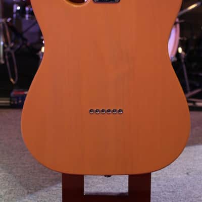 Fender American Professional Classic Hotshot Telecaster Electric Guitar, Butterscotch Blond w/ Bag image 5