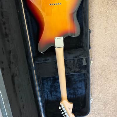 Squier Paranormal Toronado 2021 - Present - 3-Color Sunburst image 7