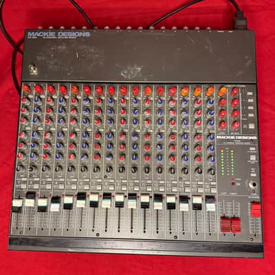 Mackie 1604 + XLR10 mic 16 channel mixer image 1