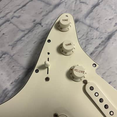 Fender Player Stratocaster Loaded SSS Pickguard 2018 image 3