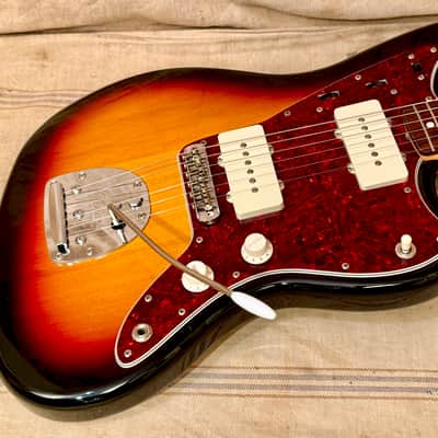 Fender Traditional 60's Jazzmaster 2023 - 3 Tone Sunburst image 12
