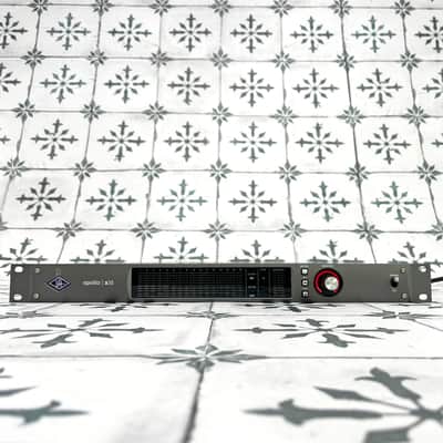 Universal Audio Apollo x16 Thunderbolt 3 Audio Interface