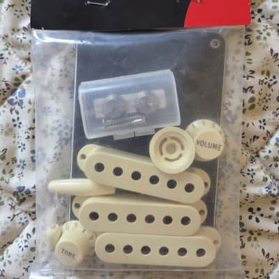 Fender American Pro Stratocaster MN Natural image 18