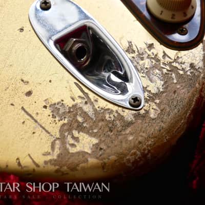 2021 Fender Custom Shop 1969 Stratocaster Heavy Relic HSS-Aztec Gold. image 10