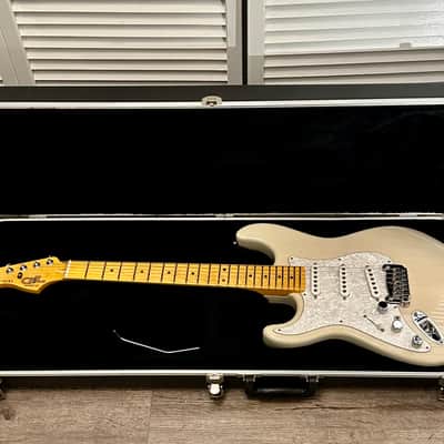 2008 G&L USA S-500 Left-Handed Blonde Ash Body with Maple Neck/Fretboard Build-To-Order image 2