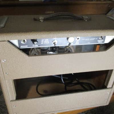 Fender Princeton 6G2 Brownface 12-Watt 1x10" Guitar Combo  1961 - 1963 - Brown- Original handle included image 2