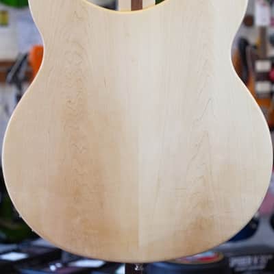Rickenbacker 330/12, Mapleglo image 4