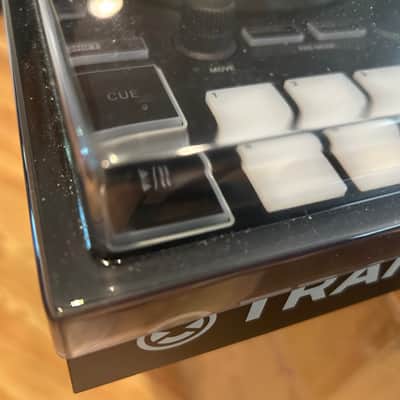 Native Instruments Traktor Kontrol S2 MK3 2018 - Black image 4