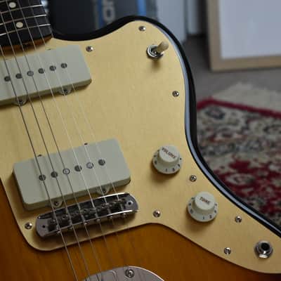 2021 Fender Japan Heritage 60’s Jazzmaster 3-Tone Sunburst Nitro Lacquer, w/Paperwork, Gold Anodised Guard, MIJ, Offset, JDM image 3