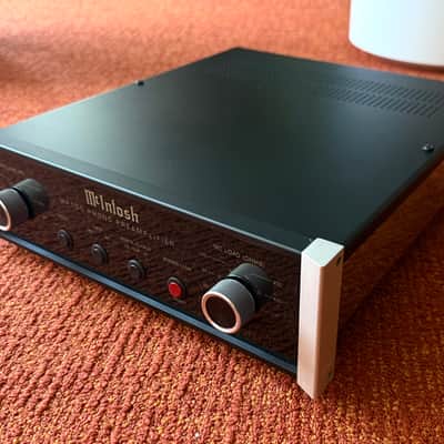 McIntosh MP100 Stereo Solid State Phono Preamp 2016 - Present Black image 2