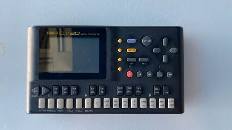 Yamaha QY20 Mid 90s - Black image 1