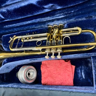 Vintage 1970’s Bach Stradivarius Model 37 Professional Bb Trumpet Clear Lacquer image 3