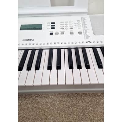 Yamaha Ez-300 - Keyboard - Excellent w/ Soft Case & Power Supply image 3