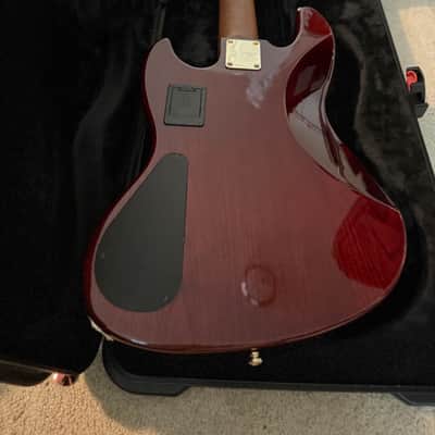 Sire Marcus Miller V10 5-String 2024 black image 2