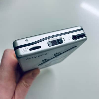Sony EX677 Walkman Cassette Player, Excellent Silver ! Working ! image 2