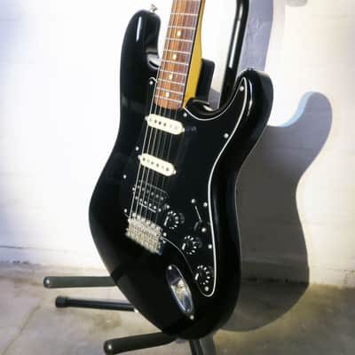 Fender Stratocaster Black 1991 Kurt Cobain Vandalism Strat Japan Seymour Duncan Electric Guitar image 5
