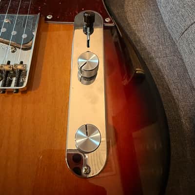 G&L Fullerton ASAT Classic 'S'-ALNICO 2014 3 Tone Sunburst image 11