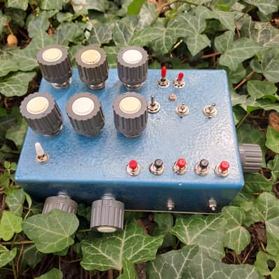 Handmade XORium iteration 3 noise synth with XOR, VCO, freq divider 2026 image 4