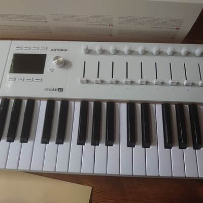 Arturia KeyLab 49 Mk3 MIDI Controller image 3