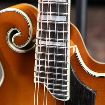 Eastman MD615-GB F-Style Acoustic/Electric Mandolin - Goldburst with Hardshell Case image 10