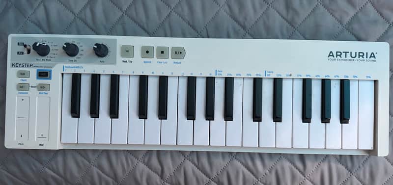 Arturia KeyStep 32-Key MIDI Controller 2017 - 2025 - White image 1