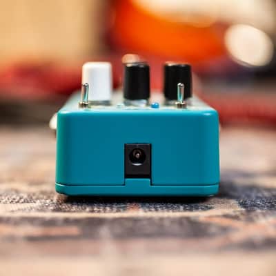 Electro-Harmonix - Eddy Analog Vibrato Guitar Effects Pedal - Floor Model image 7