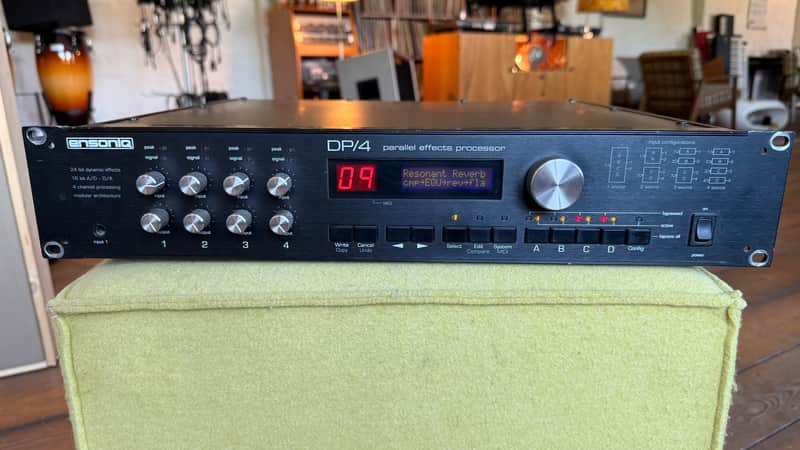 Ensoniq DP/4 Parallel Effects Processor 1993 - Black image 1
