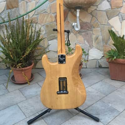 RIF 119 Fender Stratocaster 2000 Corona California With Case and Fender Card image 13