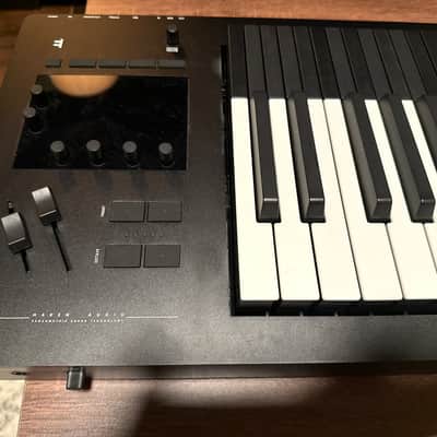 Expressive E Osmose 61-Key Polyphonic Synthesizer/MIDI Controller 2026 - Black image 2