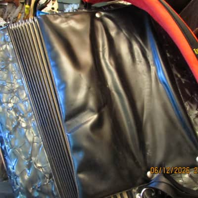 Crucianelli, accordion ,LMH,3/4 reeds,19" KB,7 treble registers,2 bass registers image 11