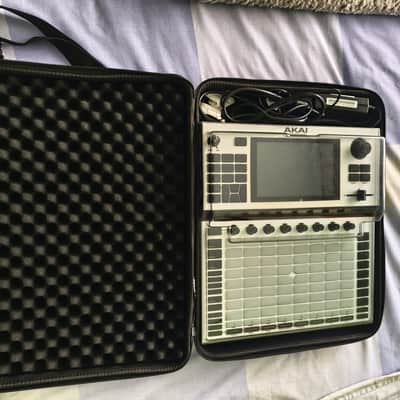 AKAI Force + 2TB SSD + Decksaver + UDG Case image 9