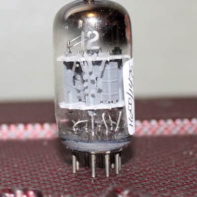マイクプリアンプ electro-harmonix 12AY7 MIC PRE 12AY7 Mic Pre - Electro-Harmonix 12AY7 Mic Pre - Audiofanzine