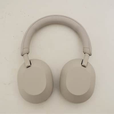Sony WH-1000XM5 Wireless Noise-Canceling Over-the-Ear Headphones - Silver image 6