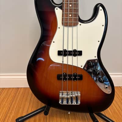 Fender Player Jazz Bass with Pau Ferro Fretboard 2018 - 2024 - 3-Color Sunburst image 2