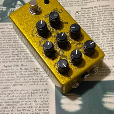 Hardware Fixations Fuzz Maschine (Highly Tweakable Germanium Fuzz Face) 2026 - Candy Gold Metallic image 2