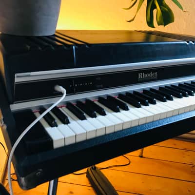 Rhodes  Mark II 54 fifty-four image 4