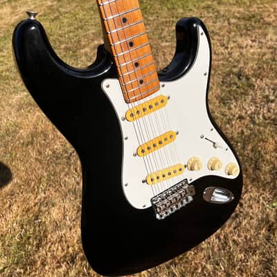 RARE 1987 Fender Japan ST-33M … MEDIUM SCALE LENGTH Stratocaster ... mythical “E-Serial” Era … 24.75" inch Stratocaster = GIBSON feel & Snap)+ Gotoh Magnum Locking Tuners + Fender GIGBAG image 15