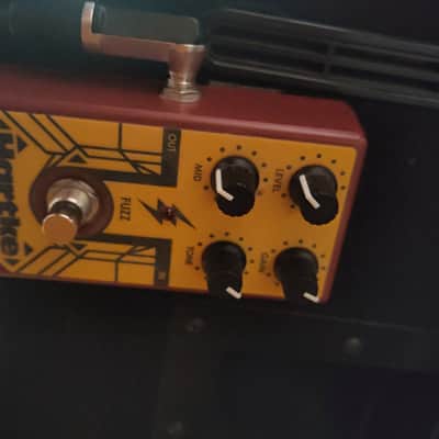 Hartke HF44 Bass Fuzz 2010s - Orange/Red image 2