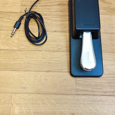 LOT Yamaha FC3 Continuous Piano Style Sustain Pedal + On-Stage Gear 88-Key Keyboard Dust Cover image 3