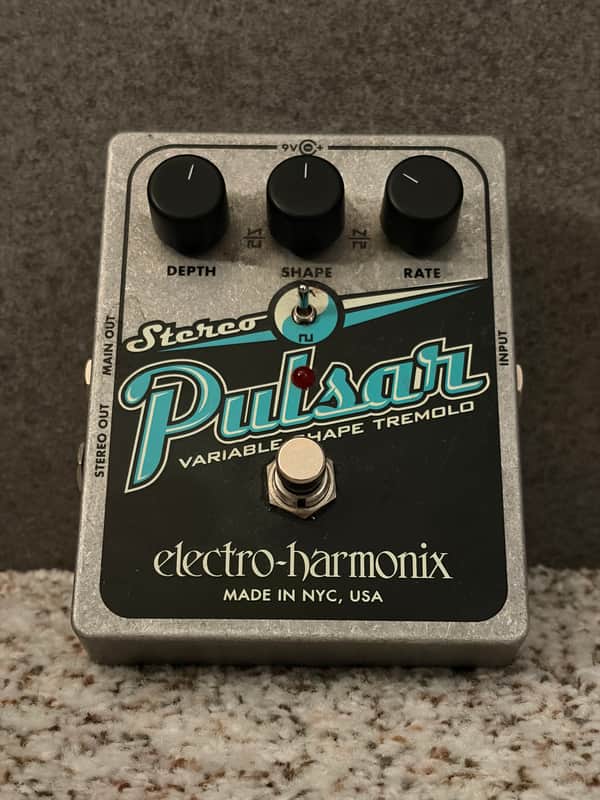 Electro-Harmonix Stereo Pulsar Analog Tremolo 2007 - Present - Blue image 1