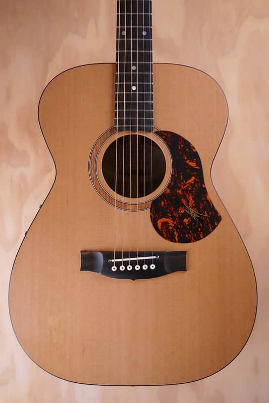 Maton SRS808 Electro-Acoustic Guitar in Natural, Hard Case included