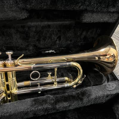 Conn 201BR tri-color image 3