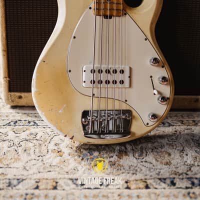 Music Man Stingray 1989 - Olympic White RARE image 2