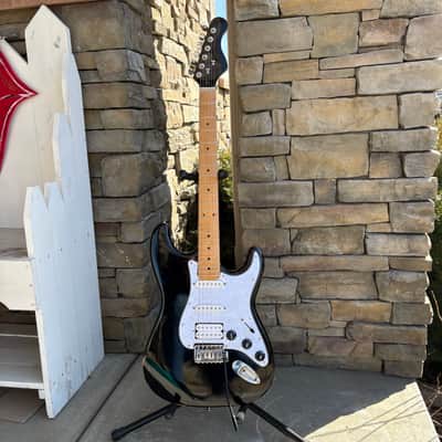 Squier Stratocaster 2000 Black | Reverb