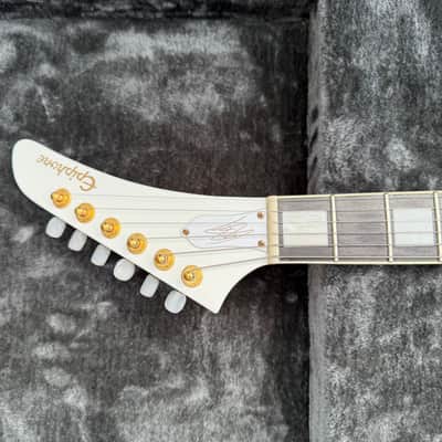 Epiphone Lzzy Hale Signature Explorer 2019 - Alpine White image 2