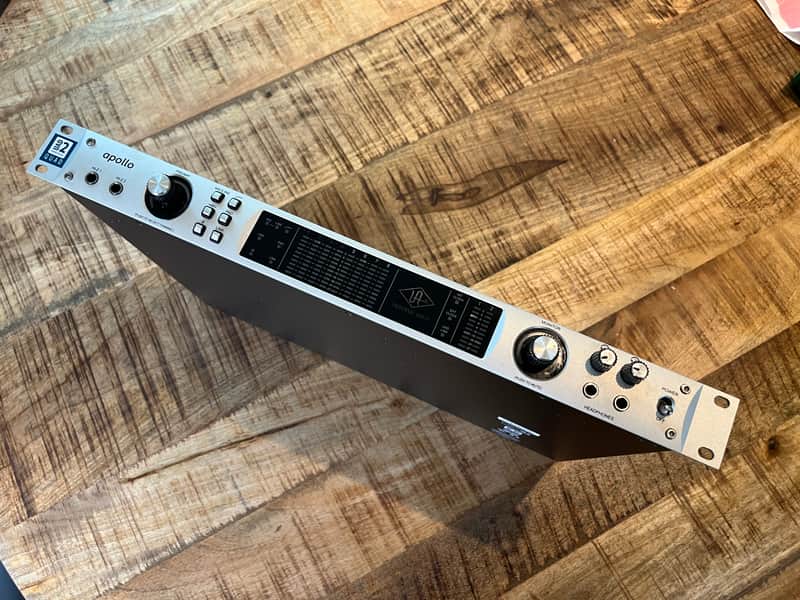 Universal Audio Apollo 8 QUAD Firewire Audio Interface 2012 - Present - Silver image 1