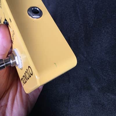 Joyo JF-09 Tremolo 2010s - Yellow image 3