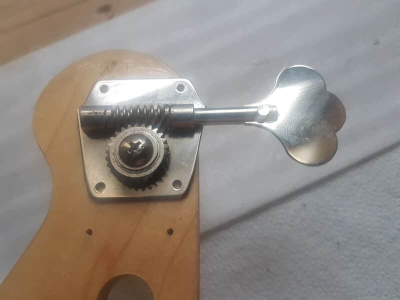 80's FENDER JAZZ BASS AVRI 62 REISSUE TUNER image 1