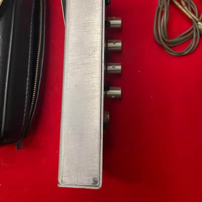 Conn Multi Vider fuzz/sub octave with bag, mic, cords and manual imagen 8